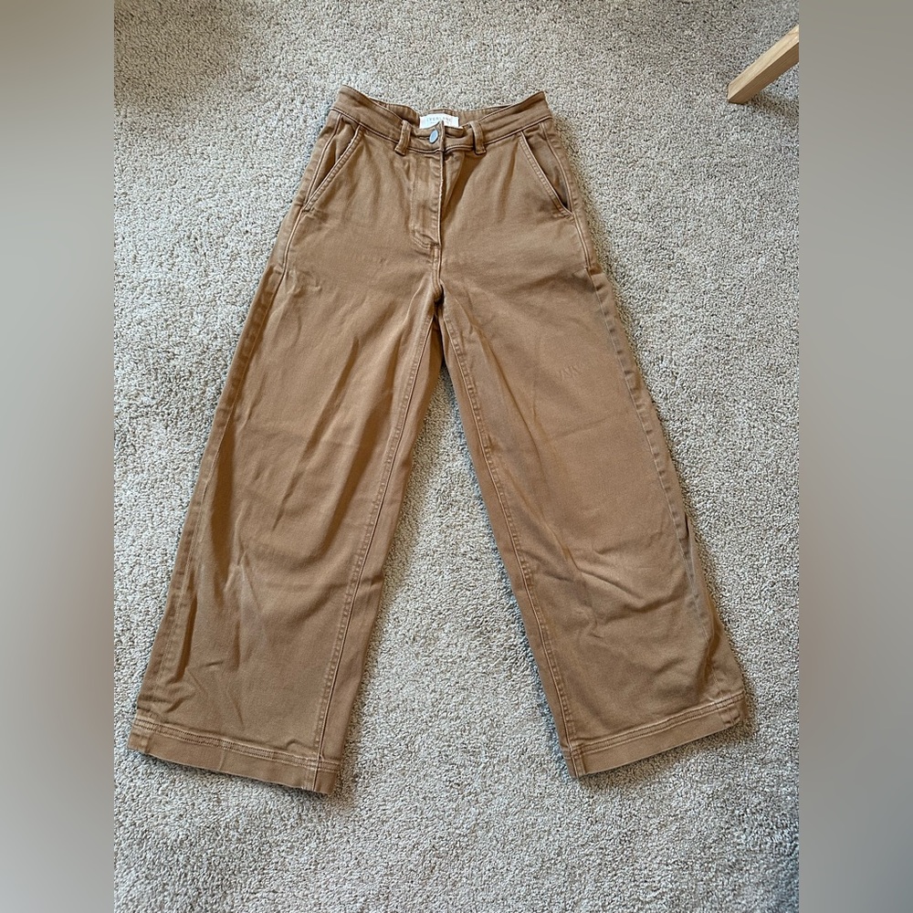 Everlane Wide Leg Crop pants in Ochre. Size 00